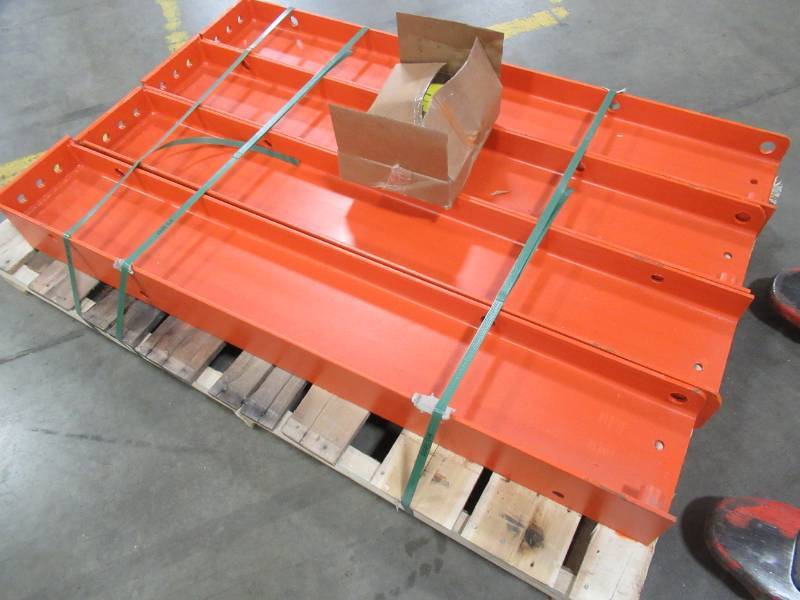 lot 22 image: 4 I-Beams with Bracket Plate. 54 X 5 12 Flange and 8 14 Tall.