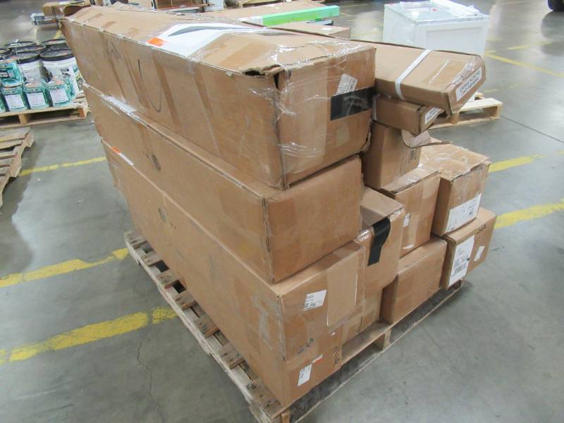 lot 48 image: Pallet of Miscellaneous Composite Decking Kits and Lawn Edging