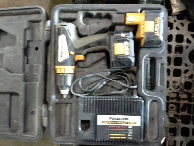 Panasonic 15.6VDC Drill and Driver EY6432, 2-Batteries, Charger, Case