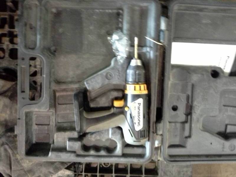 Panasonic 15.6VDC Drill and Driver EY6432, Case