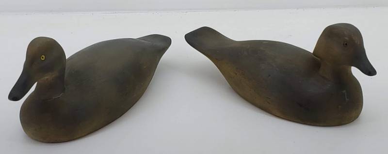 lot 25 image: Hand Carved Wooden Ducks