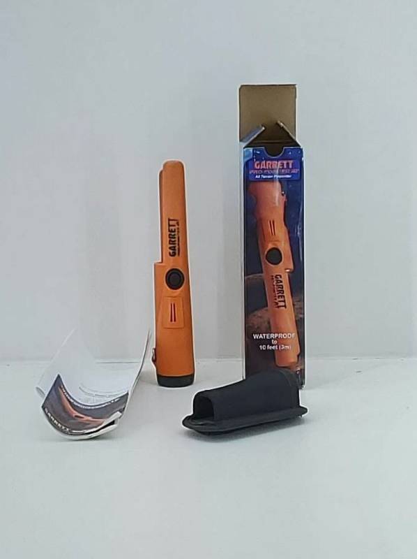 lot 113 image: Garnett Propointer Metal Detector.