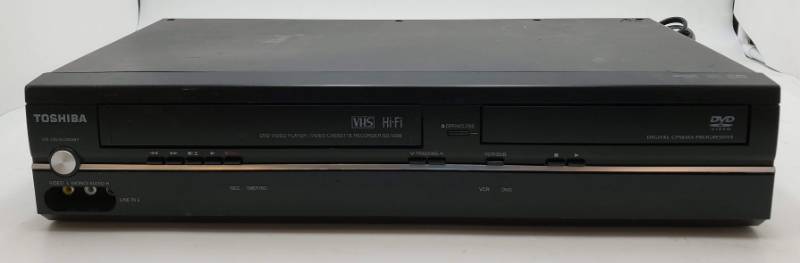 lot 8 image: Toshiba DVDVCR Player