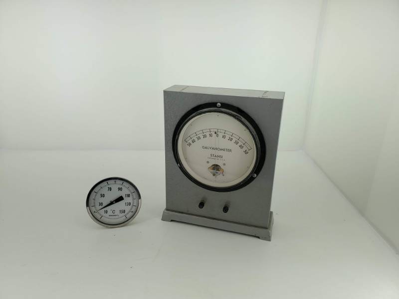 lot 15 image: Vintage Starsi Galvanometer ans Ashcroft Celcius Thermometer