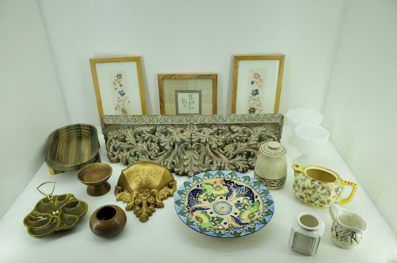 lot 17 image: Many Home Dcor Items