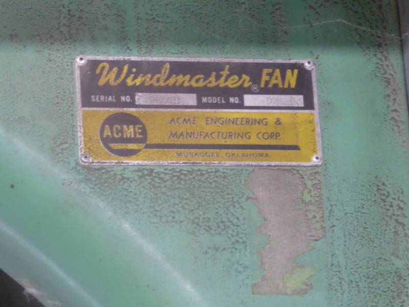 lot 7 image: 4 Electric Vent Fan
