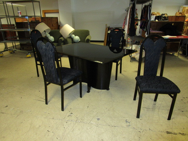 lot 307 image: GLASS DINING TABLE WITH CHAIRS