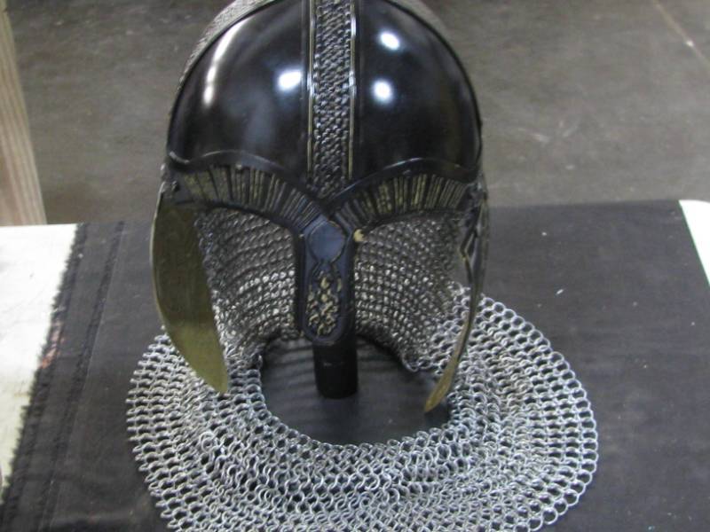 Helmet wMesh Chain