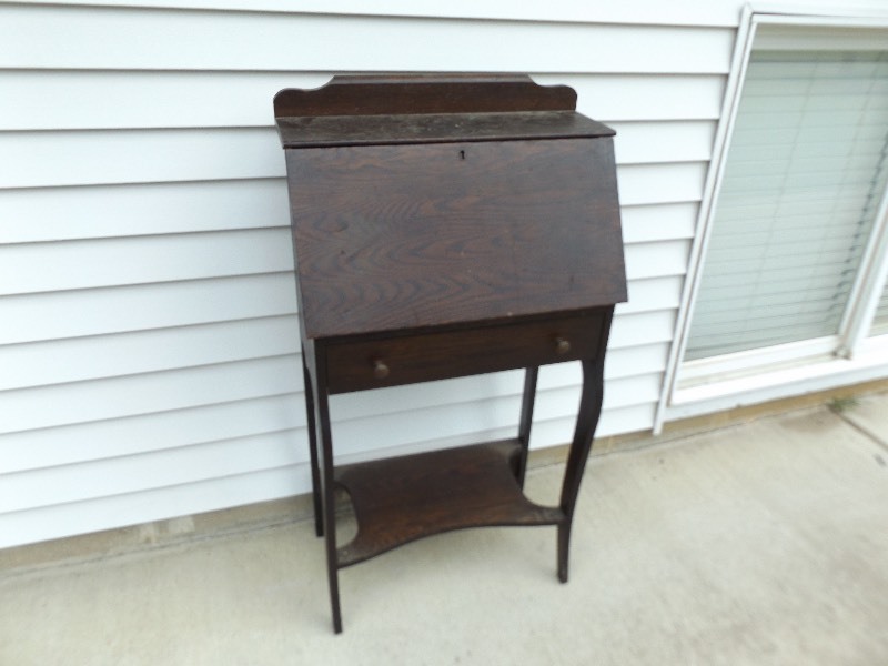lot 4 image: Small Vintage Solid Wood Entryway Secretaries DeskHutch