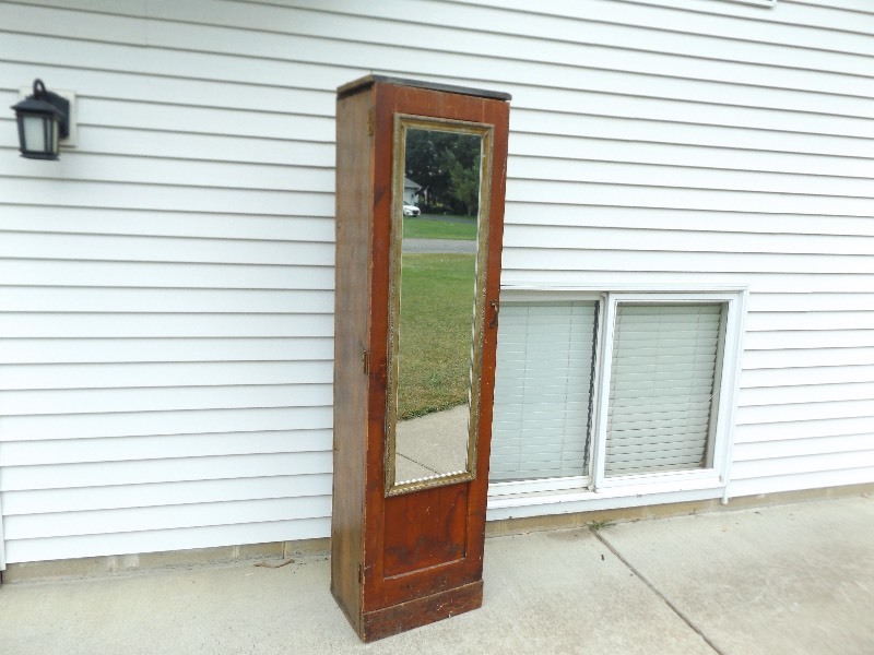 lot 6 image: Tall Solid Wood Mirrored CabinetArmoir 