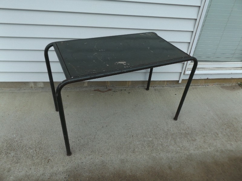 lot 8 image: Small Steel Shop Table