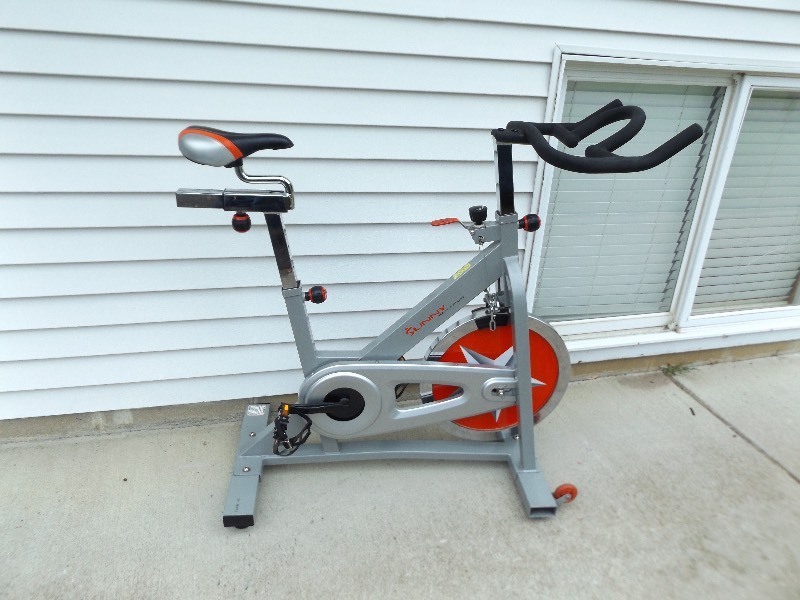 lot 10 image: NEWER Sunny Health & Fitness PRO Indoor Cycling Bike