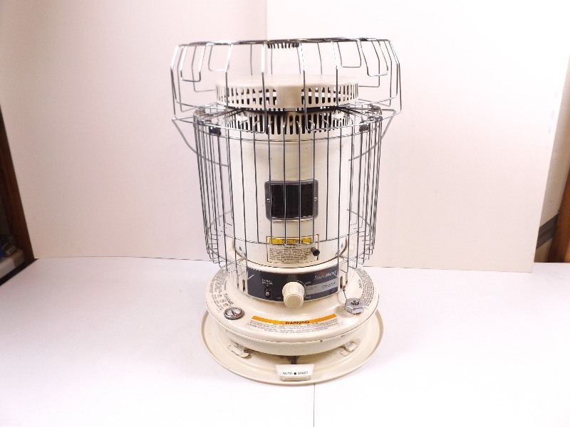 lot 24 image: Newer WORKING KeroHeat CV-2230 Convection 23,000-BTU Kerosene Heater