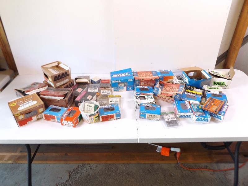 lot 28 image: Large Lot of Screws and Nails
