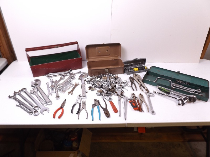 lot 46 image: Large Lot of Misc Sockets, Socket Wrenches, Pliers, etc.