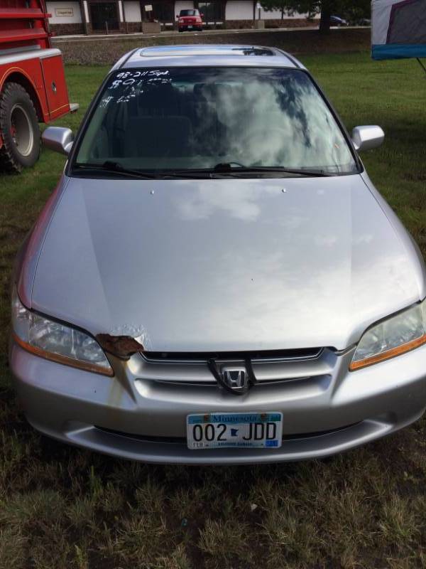 lot 3 image: 1998 Honda Accord