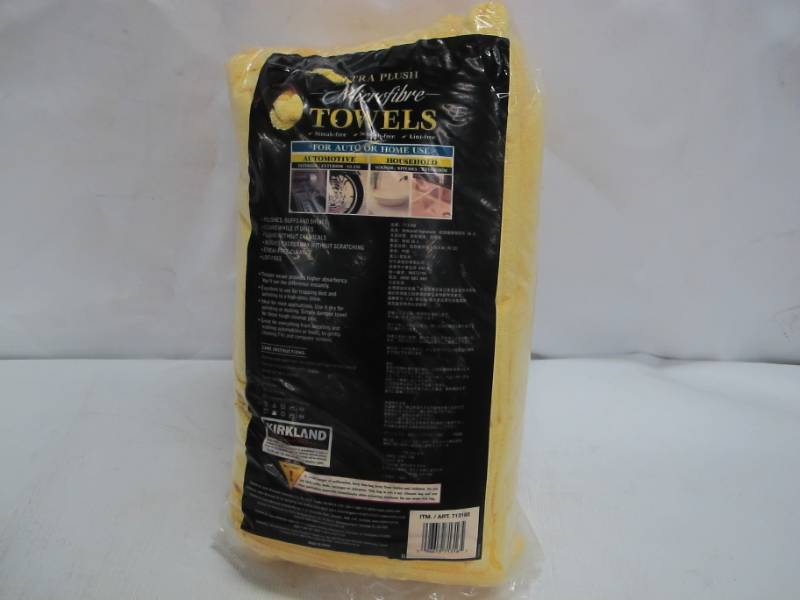 lot 17 image: Kirkland Signature Ultra High Pile Premium Microfiber Towels 36-Pack