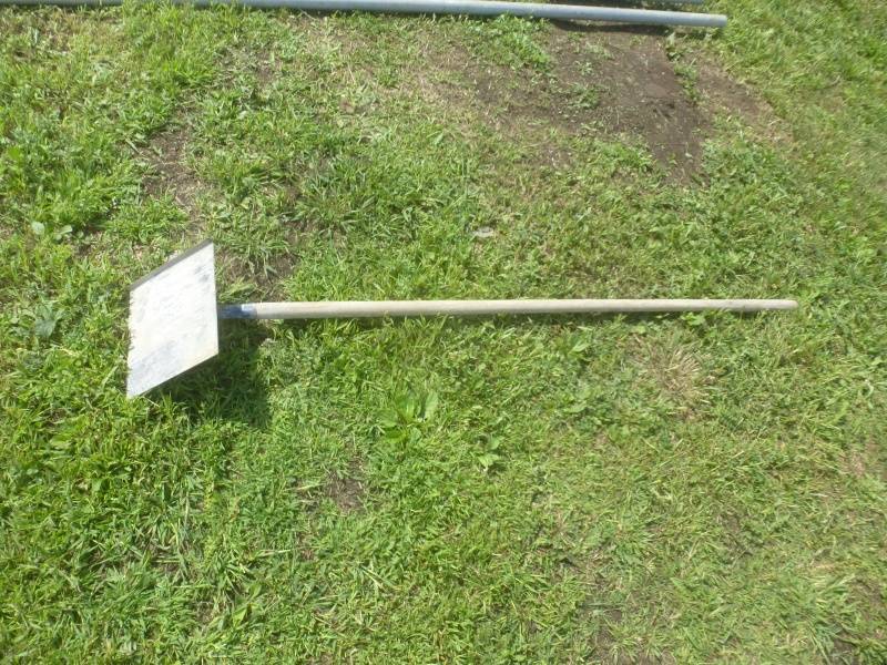 lot 19 image: Mason Edger 9 x 10