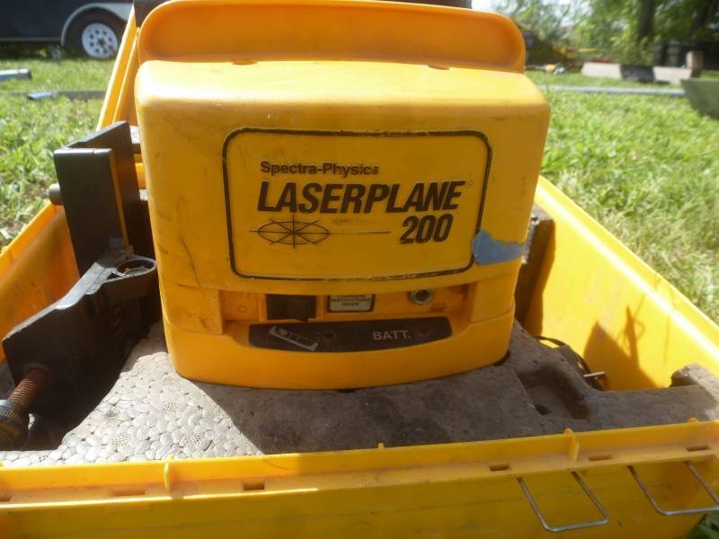 lot 21 image: Lazer Plane 200