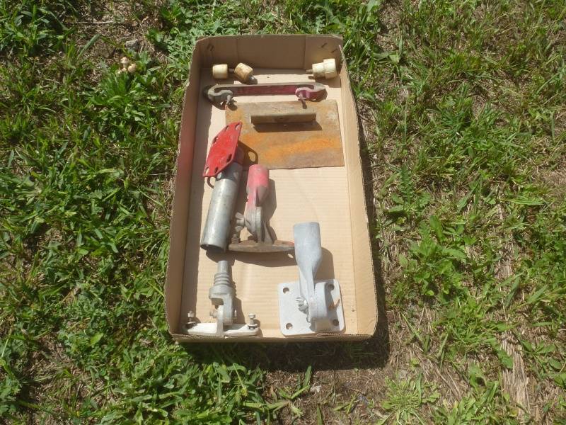 lot 24 image: Blow Float Handle Parts