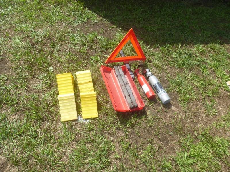 lot 29 image: Road Safety Kit