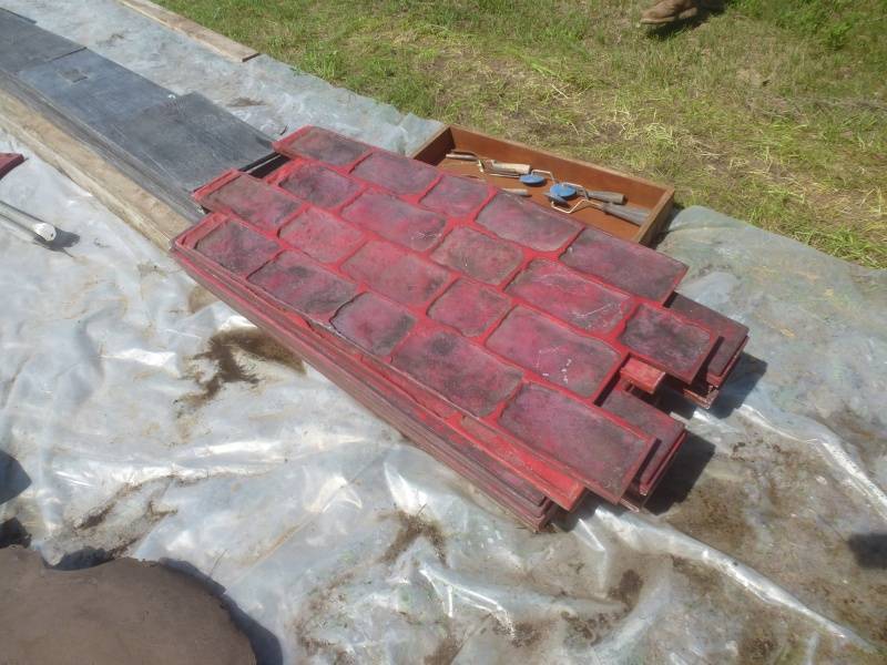 lot 35 image: Brick Form Cobble Stone Stamp Set