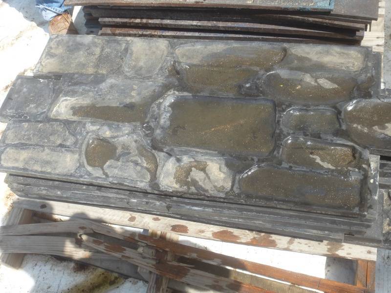 lot 54 image: Increte Euro Stone Set