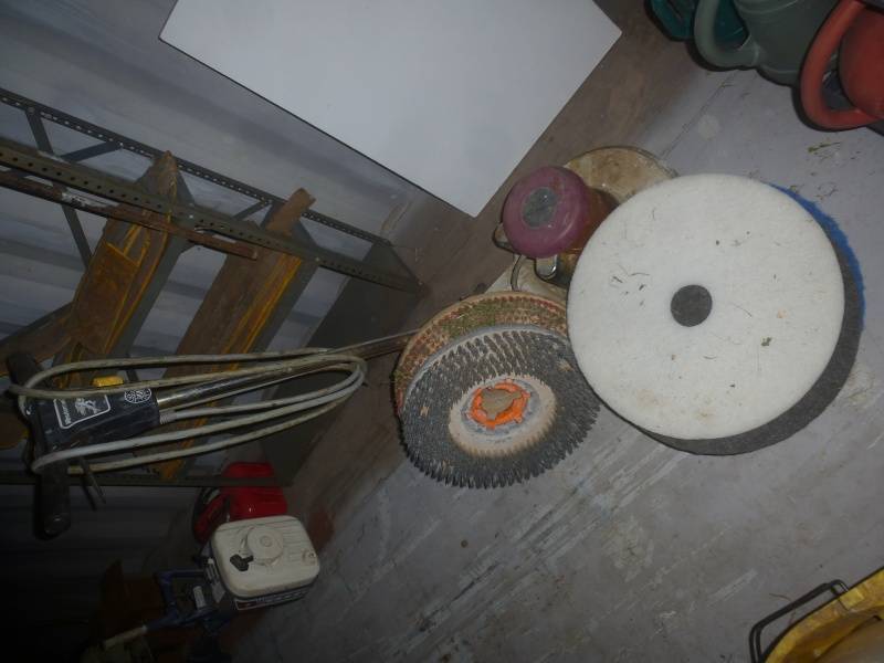 lot 76 image: Minute Man Floor Scrubber