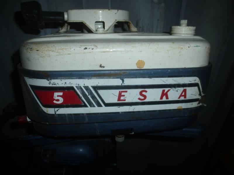 lot 77 image: Eska Boat Motor