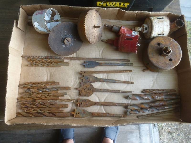lot 90 image: Dewalt Box & Drill Bits