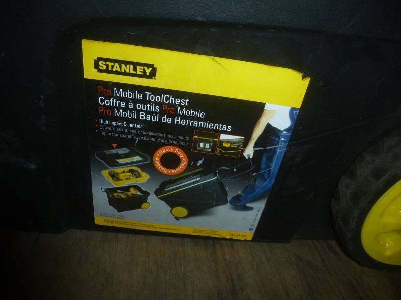 lot 99 image: Stanley Roll Away Box