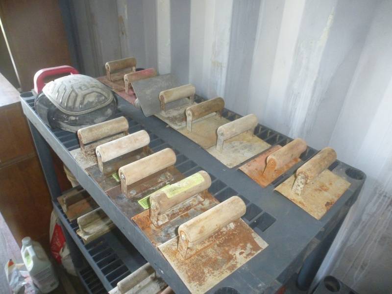lot 107 image: Knee Pads & Edging Tools
