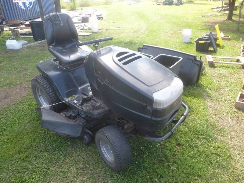 lot 112 image: Murry Lawn Tractor