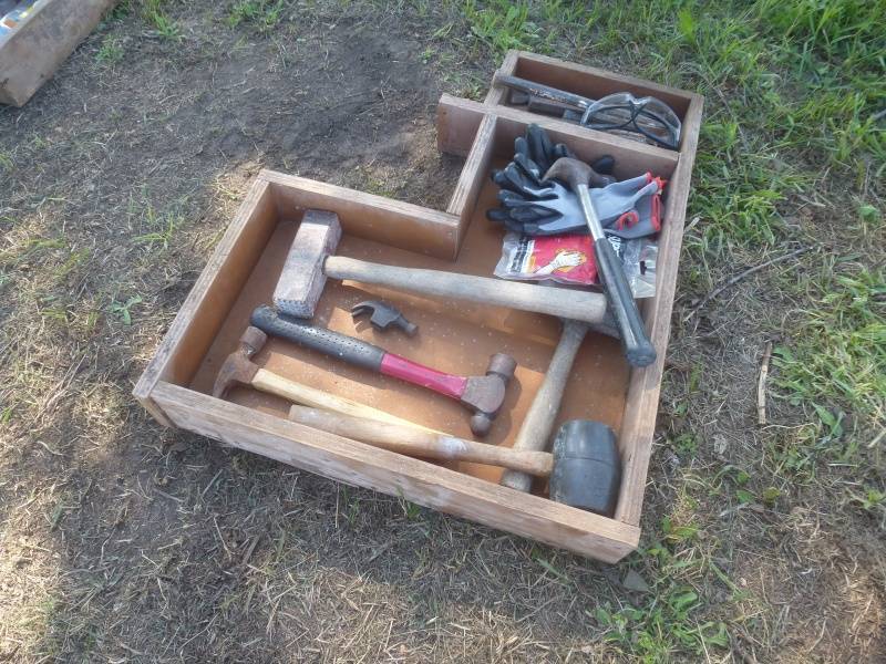 lot 128 image: Hammers & Chisels