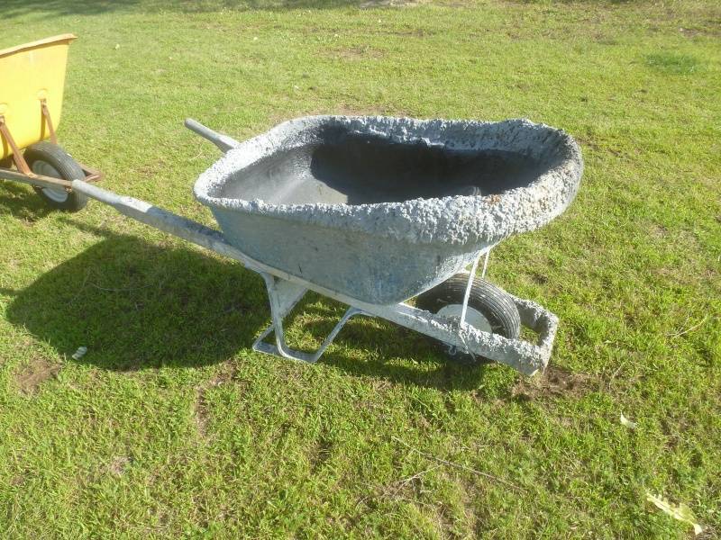 lot 163 image: Wheel Barrel Black