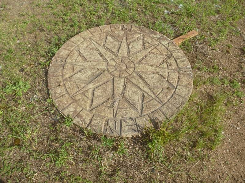 lot 169 image: Sun Dial Compass