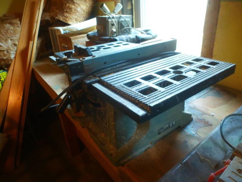 lot 183 image: Delta 10 Table Saw