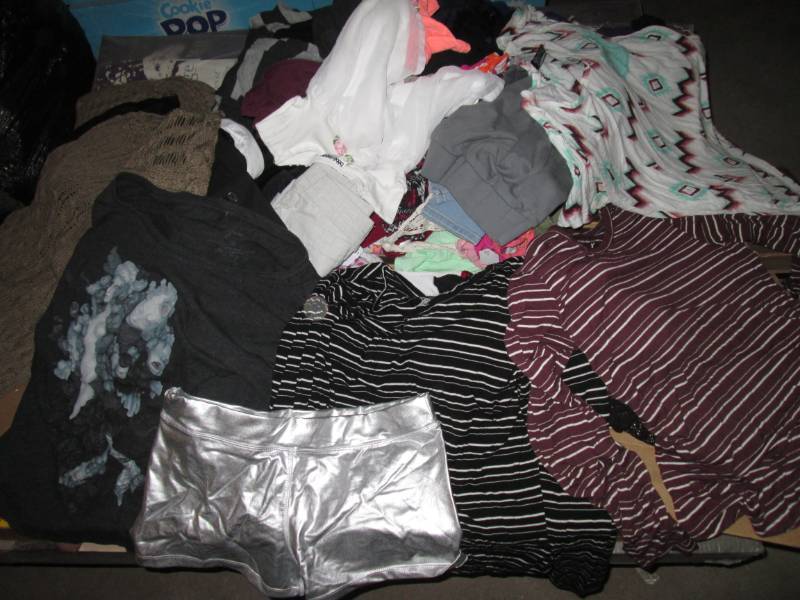 lot 7 image: Lot of Assorted Slightly Used Pre-O...