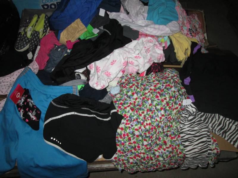 lot 9 image: Lot of Assorted Slightly Used Pre-O...