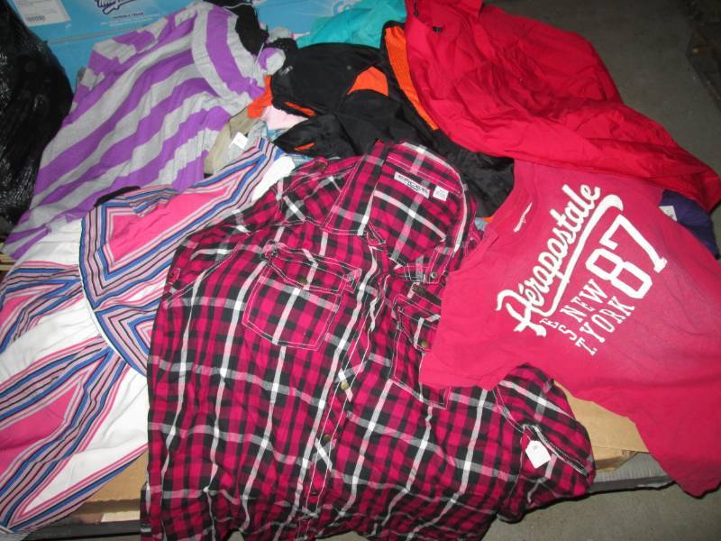 lot 15 image: Lot of Assorted Slightly Used Pre-O...