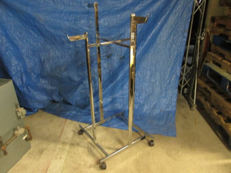 lot 64 image: 4 Arm Adjustable Clothes Hanging Ra...