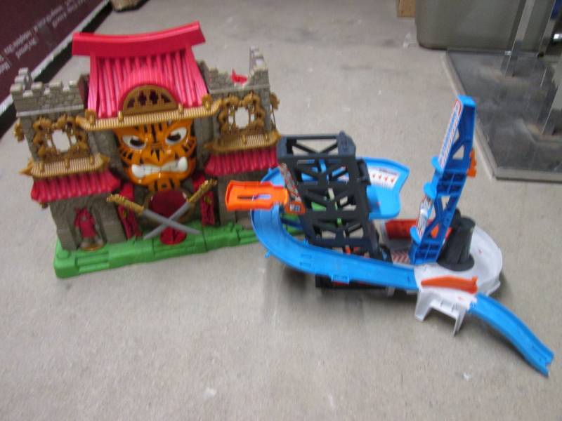 lot 92 image: Toys...