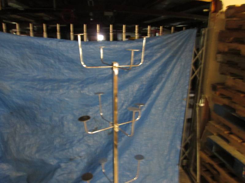 lot 94 image: 4 Level Hat Display Rack Adjustable...