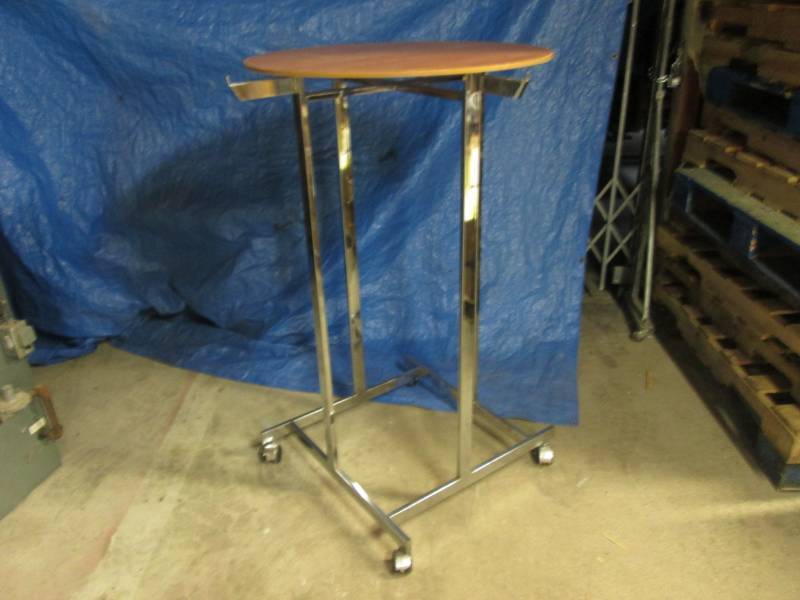 lot 98 image: 4 Arm Adjustable Clothes Rack Displ...