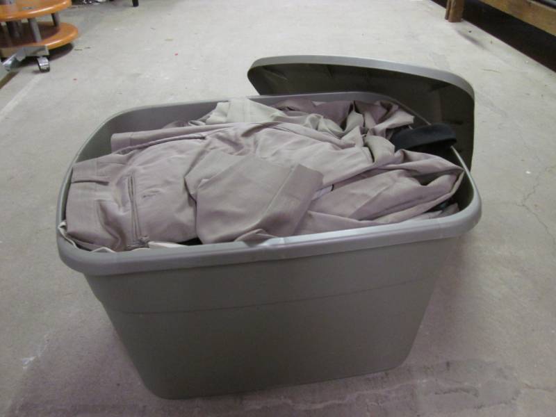 lot 114 image: Tote with Lid Full of Assorted Mens...