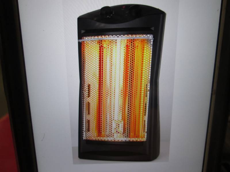 lot 132 image: SAI 1500-Watt Infrared Quartz Tower...