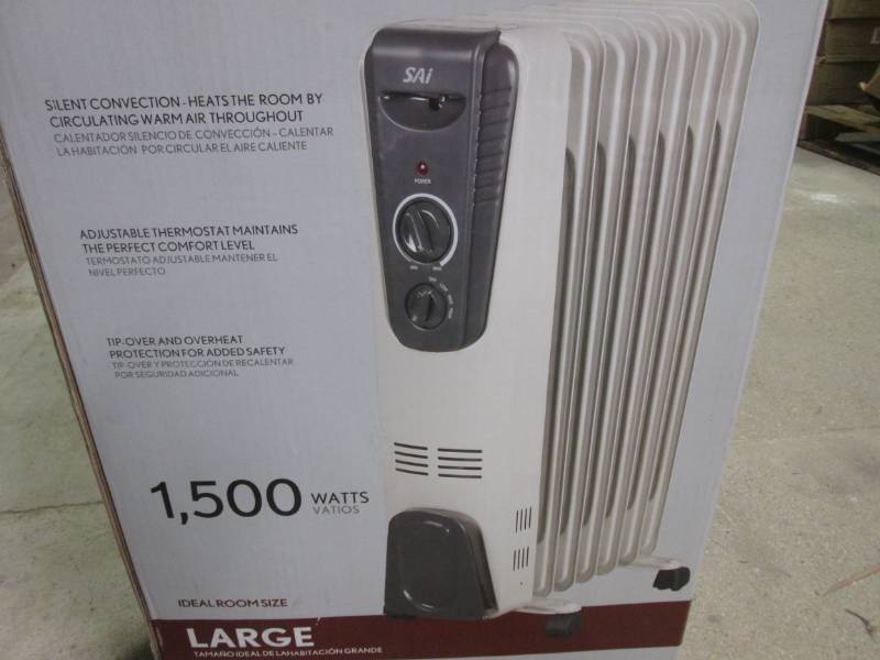 lot 138 image: SAI 1500-Watt Oil-Filled Radiator H...