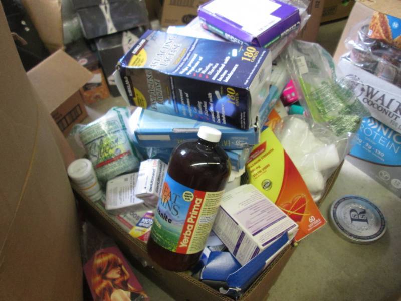 lot 153 image: Box Full of Assorted DietHealth It...