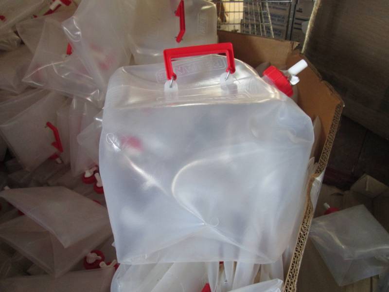 lot 195 image: Lot of 10 Foldable 5 Gallon Water C...