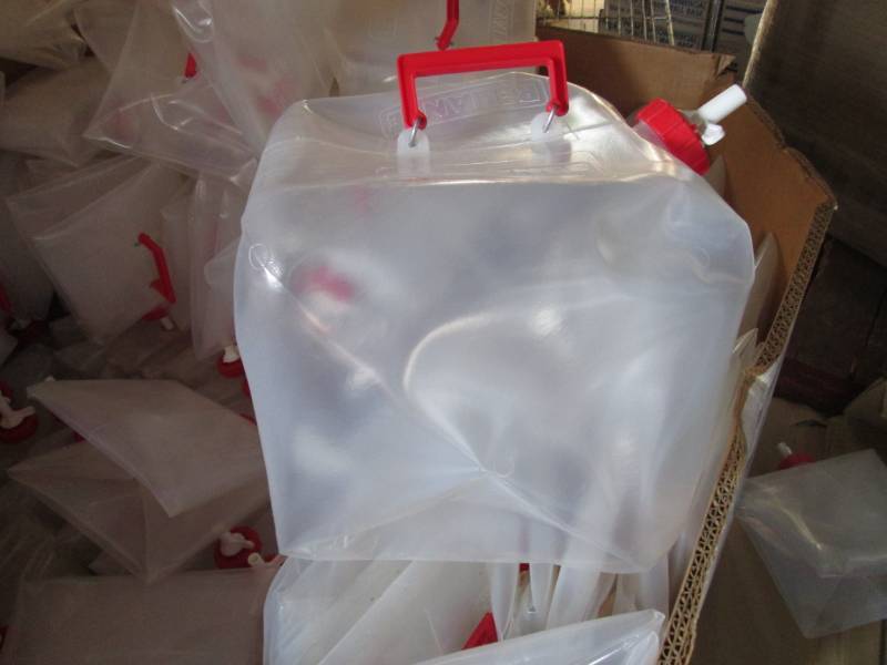 lot 196 image: Lot of 10 Foldable 5 Gallon Water C...